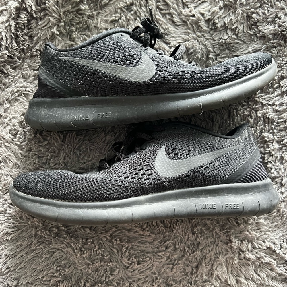 Nike Womens Free Sneakers